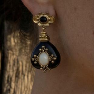 Серьги<br> 22236275173GP-B, лунный камень (кабошон), оникс, эмаль